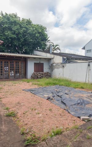 Casa para alugar com 333m², 4 quartos e 6 vagas Casa para alugar com 333m², 4 quartos e 6 vagasQuintal