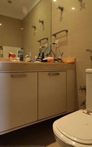 Apartamento à venda com 400m², 5 quartos e 4 vagas Apartamento à venda com 400m², 5 quartos e 4 vagasBanheiro da Suíte 1