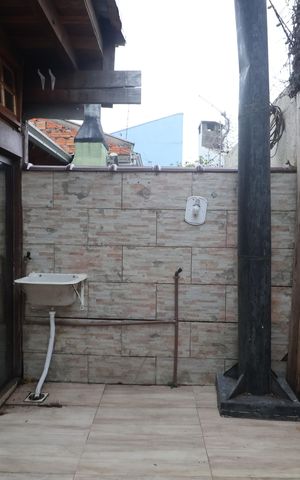 Casa à venda com 105m², 2 quartos e 1 vagaÁrea externa