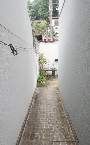 Casa à venda com 127m², 3 quartos e 2 vagasCorredor Lateral