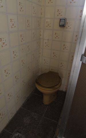 Casa à venda com 480m², 3 quartos e 3 vagasBanheiro de Serviço