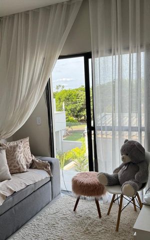 Casa de condomínio à venda com 140m², 3 quartos e 2 vagas