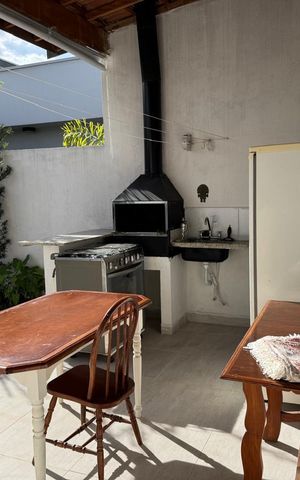 Casa de condomínio à venda com 140m², 3 quartos e 2 vagas