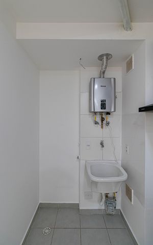 Apartamento à venda com 33m², 2 quartos e sem vaga Apartamento à venda com 33m², 2 quartos e sem vagaSala/Cozinha/Área de Serviço
