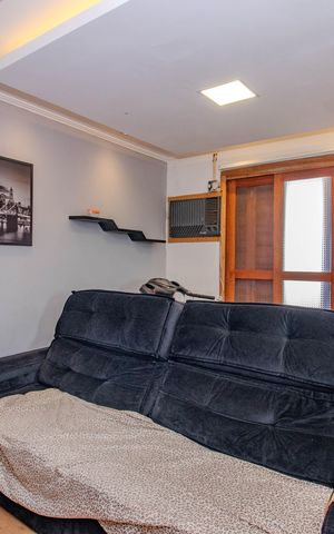 Casa à venda com 100m², 4 quartos e 2 vagas Casa à venda com 100m², 4 quartos e 2 vagasSala ( Piso 2)