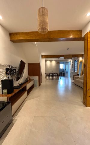 Casa à venda com 170m², 4 quartos e 2 vagas Casa à venda com 170m², 4 quartos e 2 vagasSala