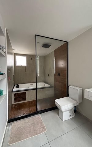 Casa à venda com 170m², 4 quartos e 2 vagas Casa à venda com 170m², 4 quartos e 2 vagasBanheiro