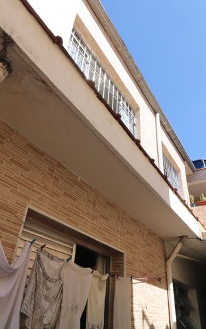 Casa à venda com 134m², 4 quartos e sem vagaQuintal