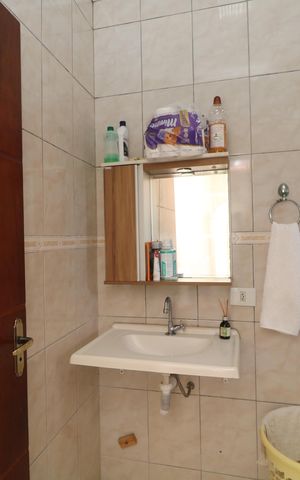 Casa à venda com 134m², 4 quartos e sem vagaBanheiro social