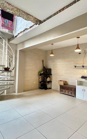Casa à venda com 230m², 3 quartos e 2 vagas Casa à venda com 230m², 3 quartos e 2 vagasChurrasqueira