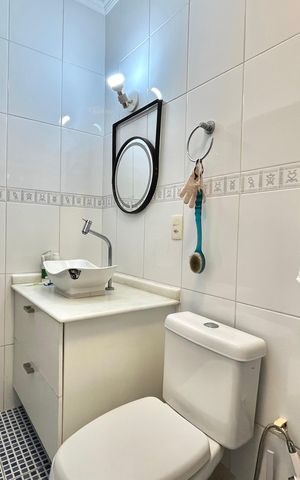 Casa à venda com 230m², 3 quartos e 2 vagas Casa à venda com 230m², 3 quartos e 2 vagasBanheiro da Suíte