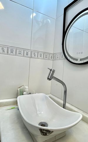 Casa à venda com 230m², 3 quartos e 2 vagas Casa à venda com 230m², 3 quartos e 2 vagasBanheiro da Suíte