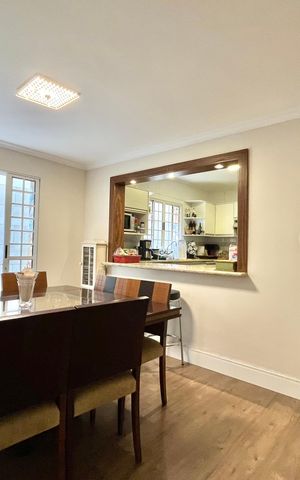 Casa à venda com 230m², 3 quartos e 2 vagas Casa à venda com 230m², 3 quartos e 2 vagasSala de Jantar