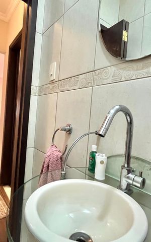 Casa à venda com 230m², 3 quartos e 2 vagas Casa à venda com 230m², 3 quartos e 2 vagasLavabo
