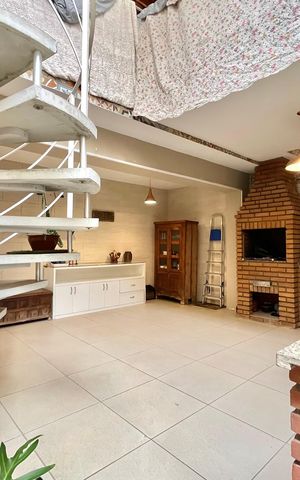 Casa à venda com 230m², 3 quartos e 2 vagas Casa à venda com 230m², 3 quartos e 2 vagasChurrasqueira