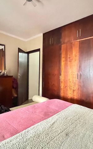 Casa à venda com 230m², 3 quartos e 2 vagas Casa à venda com 230m², 3 quartos e 2 vagasSuite