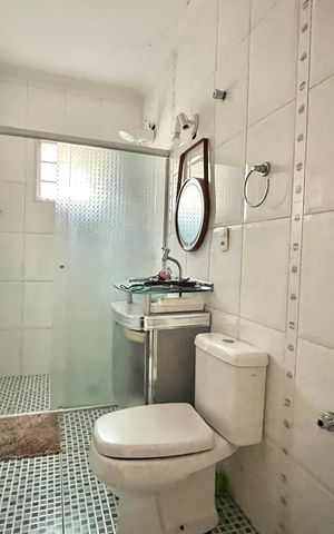 Casa à venda com 230m², 3 quartos e 2 vagas Casa à venda com 230m², 3 quartos e 2 vagasBanheiro Corredor