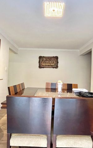 Casa à venda com 230m², 3 quartos e 2 vagas Casa à venda com 230m², 3 quartos e 2 vagasSala de Jantar