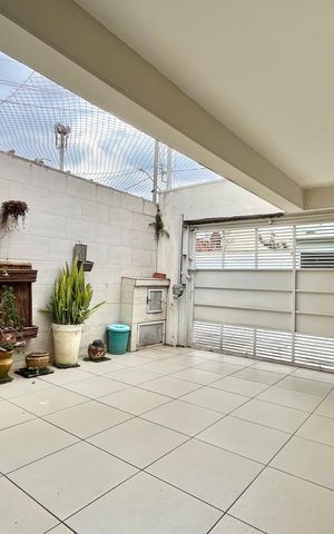 Casa à venda com 230m², 3 quartos e 2 vagas Casa à venda com 230m², 3 quartos e 2 vagasGaragem