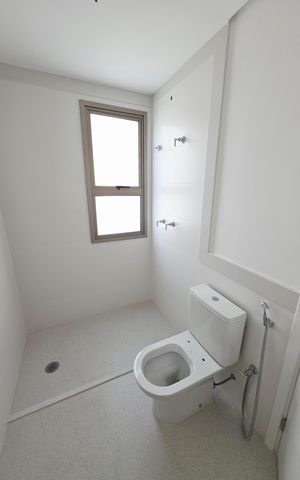 Apartamento à venda com 270m², 4 quartos e 6 vagas Apartamento à venda com 270m², 4 quartos e 6 vagasBanheiro