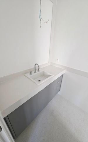 Apartamento à venda com 270m², 4 quartos e 6 vagas Apartamento à venda com 270m², 4 quartos e 6 vagasÁrea de serviço