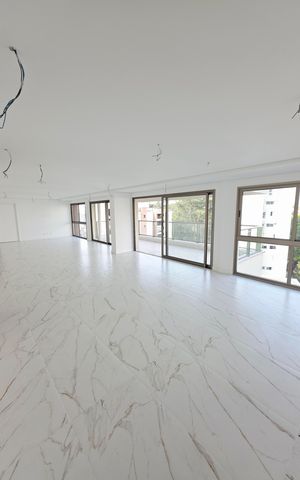 Apartamento à venda com 270m², 4 quartos e 6 vagas Apartamento à venda com 270m², 4 quartos e 6 vagasSala