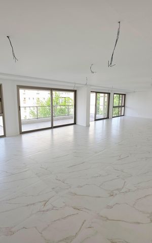 Apartamento à venda com 270m², 4 quartos e 6 vagas Apartamento à venda com 270m², 4 quartos e 6 vagasSala