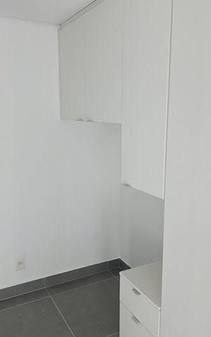 Apartamento à venda com 270m², 4 quartos e 6 vagas Apartamento à venda com 270m², 4 quartos e 6 vagasDispensa