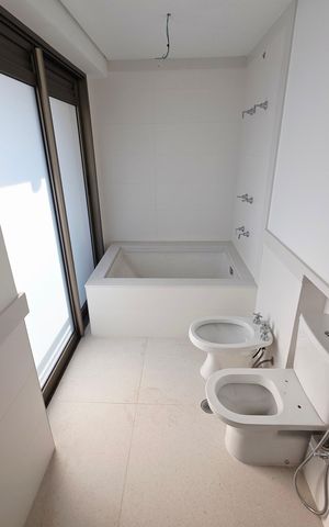 Apartamento à venda com 290m², 3 quartos e 4 vagas Apartamento à venda com 290m², 3 quartos e 4 vagasBanheiro