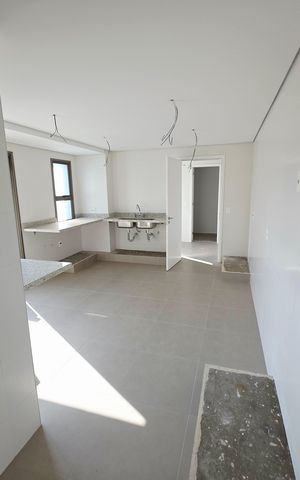 Apartamento à venda com 290m², 3 quartos e 4 vagas Apartamento à venda com 290m², 3 quartos e 4 vagasSala