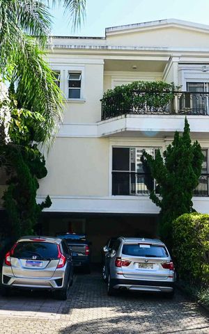 Casa de condomínio para alugar com 420m², 3 quartos e 6 vagasFachada