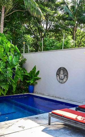 Casa de condomínio para alugar com 420m², 3 quartos e 6 vagasPiscina