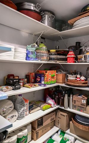 Casa de condomínio para alugar com 420m², 3 quartos e 6 vagasDespensa