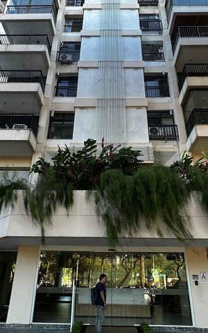 Apartamento à venda com 105m², 3 quartos e 2 vagasFachada