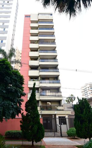 Apartamento à venda com 240m², 3 quartos e 3 vagasFachada do Prédio