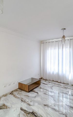 Casa à venda com 180m², 3 quartos e 5 vagasSala