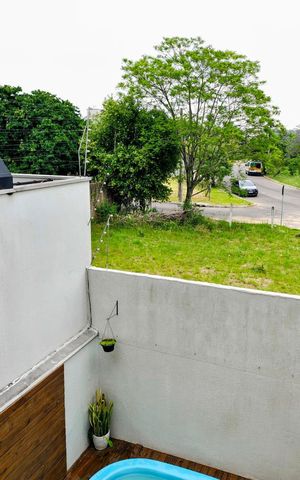 Casa à venda com 216m², 3 quartos e 3 vagas Casa à venda com 216m², 3 quartos e 3 vagasÁrea externa