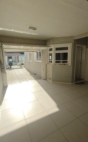 Casa à venda com 216m², 3 quartos e 3 vagas Casa à venda com 216m², 3 quartos e 3 vagasGaragem