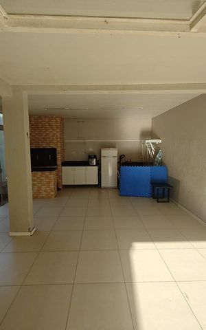 Casa à venda com 216m², 3 quartos e 3 vagas Casa à venda com 216m², 3 quartos e 3 vagasÁrea externa