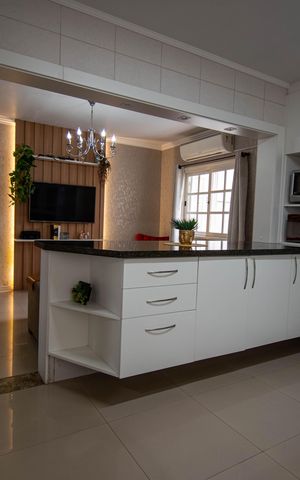 Casa à venda com 216m², 3 quartos e 3 vagas Casa à venda com 216m², 3 quartos e 3 vagasCozinha