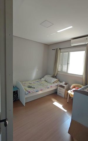 Casa à venda com 216m², 3 quartos e 3 vagas Casa à venda com 216m², 3 quartos e 3 vagasQuarto