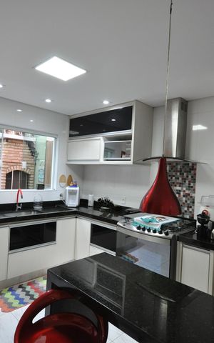 Casa à venda com 85m², 3 quartos e 2 vagasCozinha