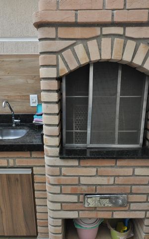 Casa à venda com 85m², 3 quartos e 2 vagasChurrasqueira