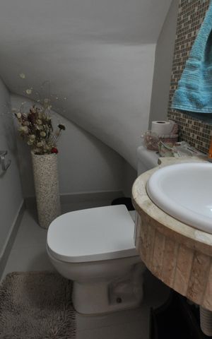 Casa à venda com 85m², 3 quartos e 2 vagasLavabo
