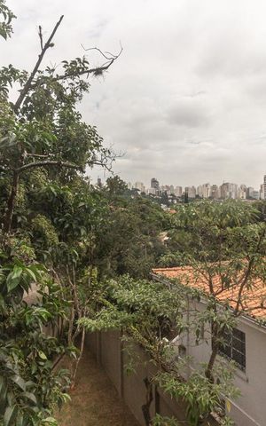 Casa para alugar com 550m², 4 quartos e 5 vagas Casa para alugar com 550m², 4 quartos e 5 vagasVista da Suíte 1