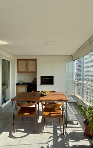 Apartamento à venda com 103m², 2 quartos e 2 vagasVaranda 