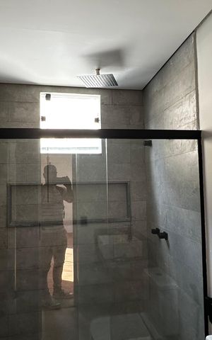 Casa de condomínio à venda com 188m², 3 quartos e 4 vagasBanheiro da Suíte 2