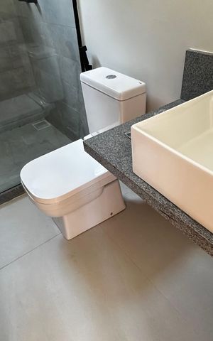 Casa de condomínio à venda com 188m², 3 quartos e 4 vagasBanheiro da Suíte 2