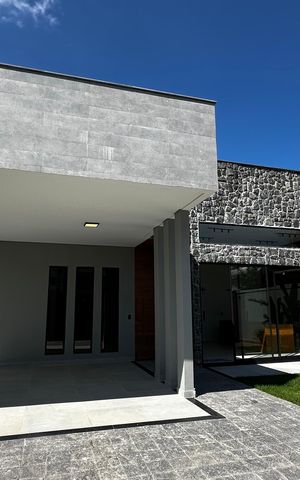 Casa de condomínio à venda com 188m², 3 quartos e 4 vagasFachada