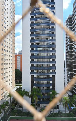 Apartamento para alugar com 123m², 3 quartos e 3 vagasVista da Suíte 1